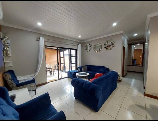 3 BEDROOM TOWNHOUSE FOR SALE IN MONTANA